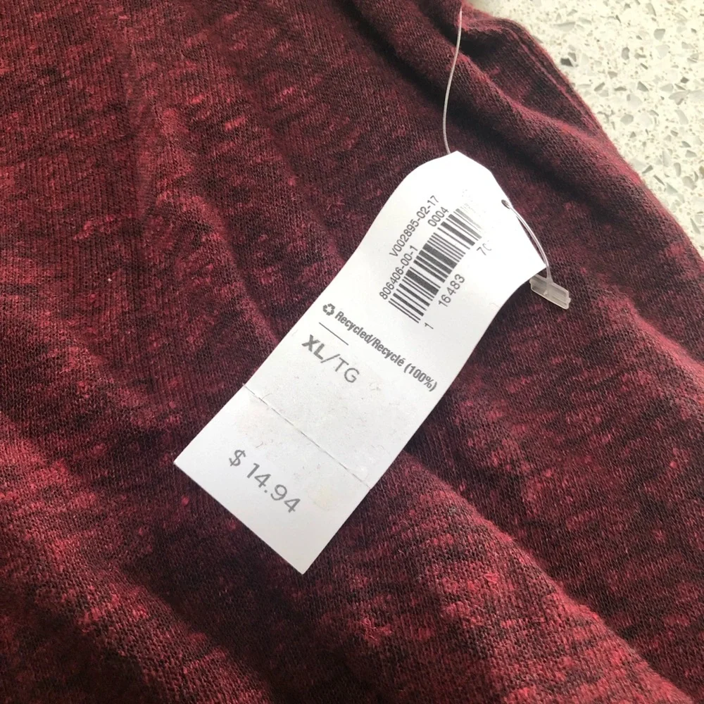 Old Navy Maternity Active Top. - Picture 3 of 5